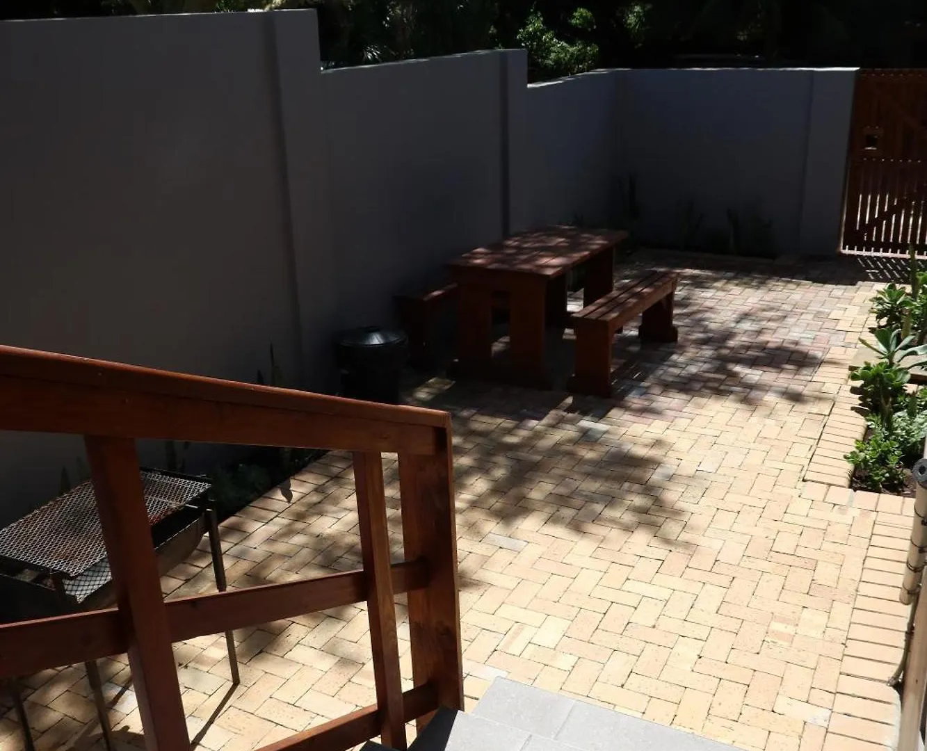 Weaver Lane Country Escape - The Bandit Porcupine Port Elizabeth 0*,  South Africa